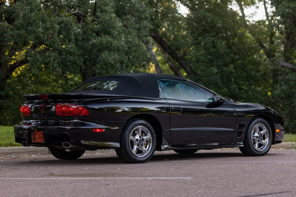 2002 Pontiac Firebird TRANS AM photo 24