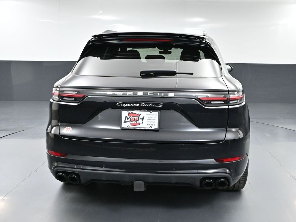 2022 Porsche Cayenne E-Hybrid Turbo S photo 3