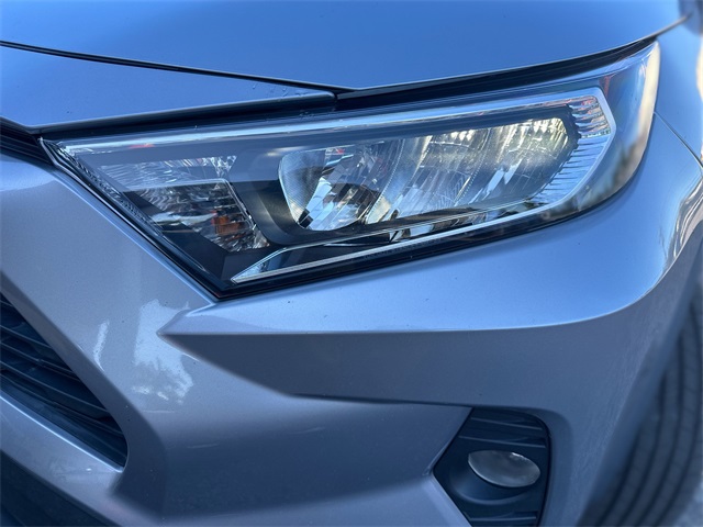 2021 Toyota RAV4 XLE photo 9