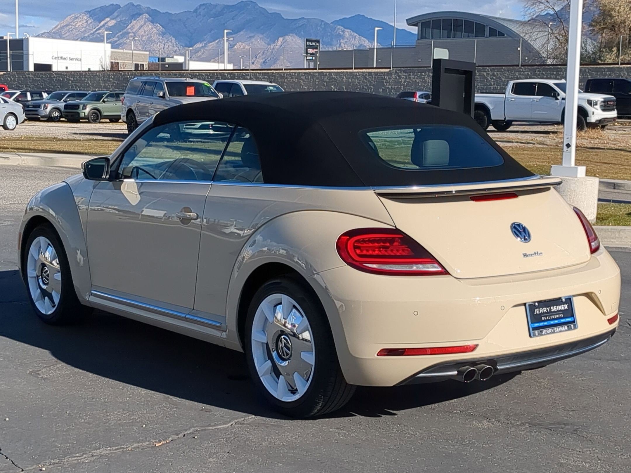 2019 Volkswagen Beetle Final Edition SEL SE photo 3