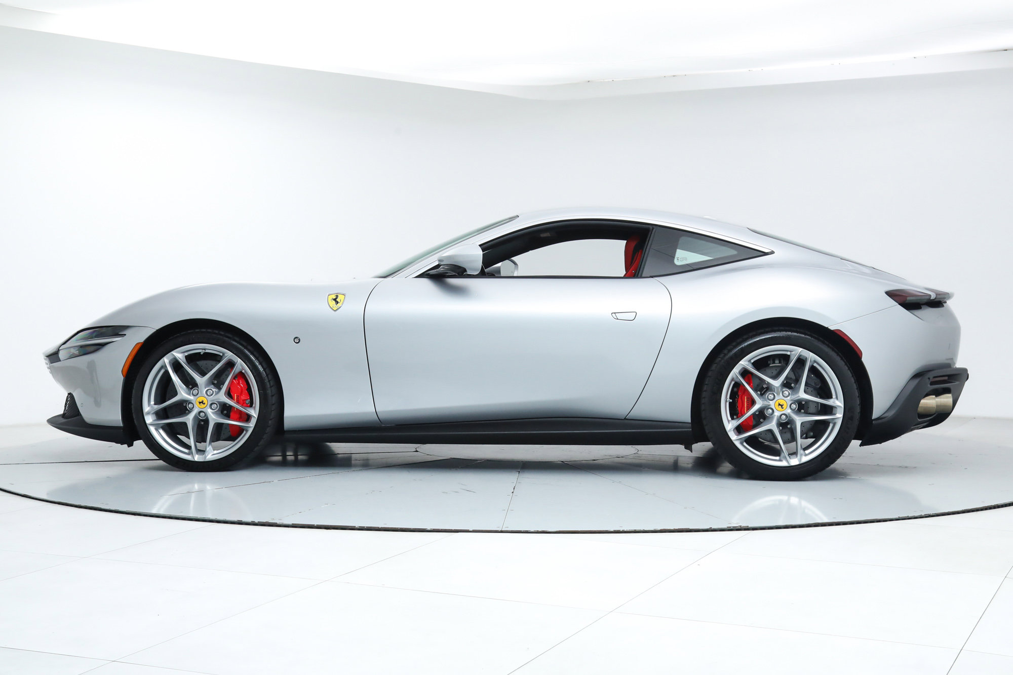 2021 Ferrari Roma photo 4
