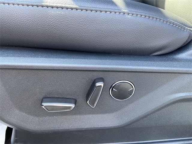 2025 Ford F-150 Lariat photo 5