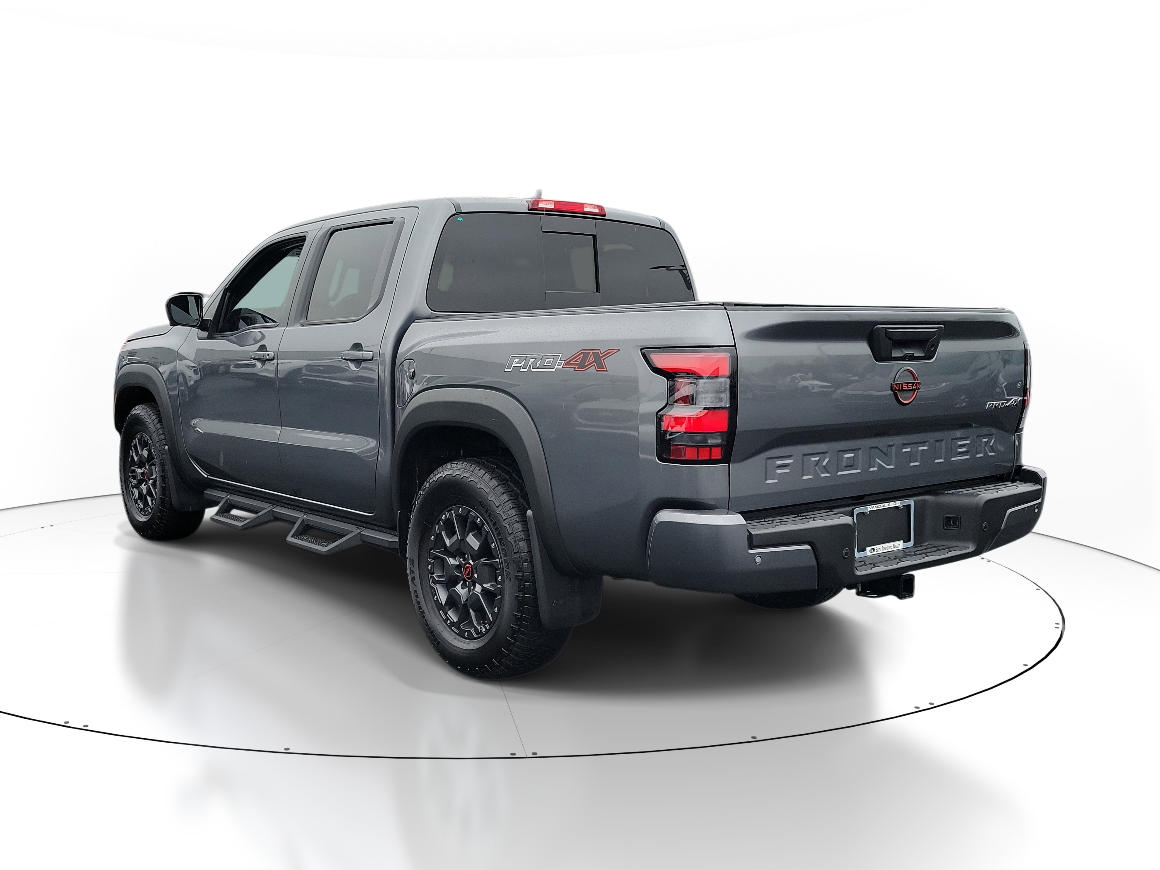 2023 Nissan Frontier PRO-4X photo 3