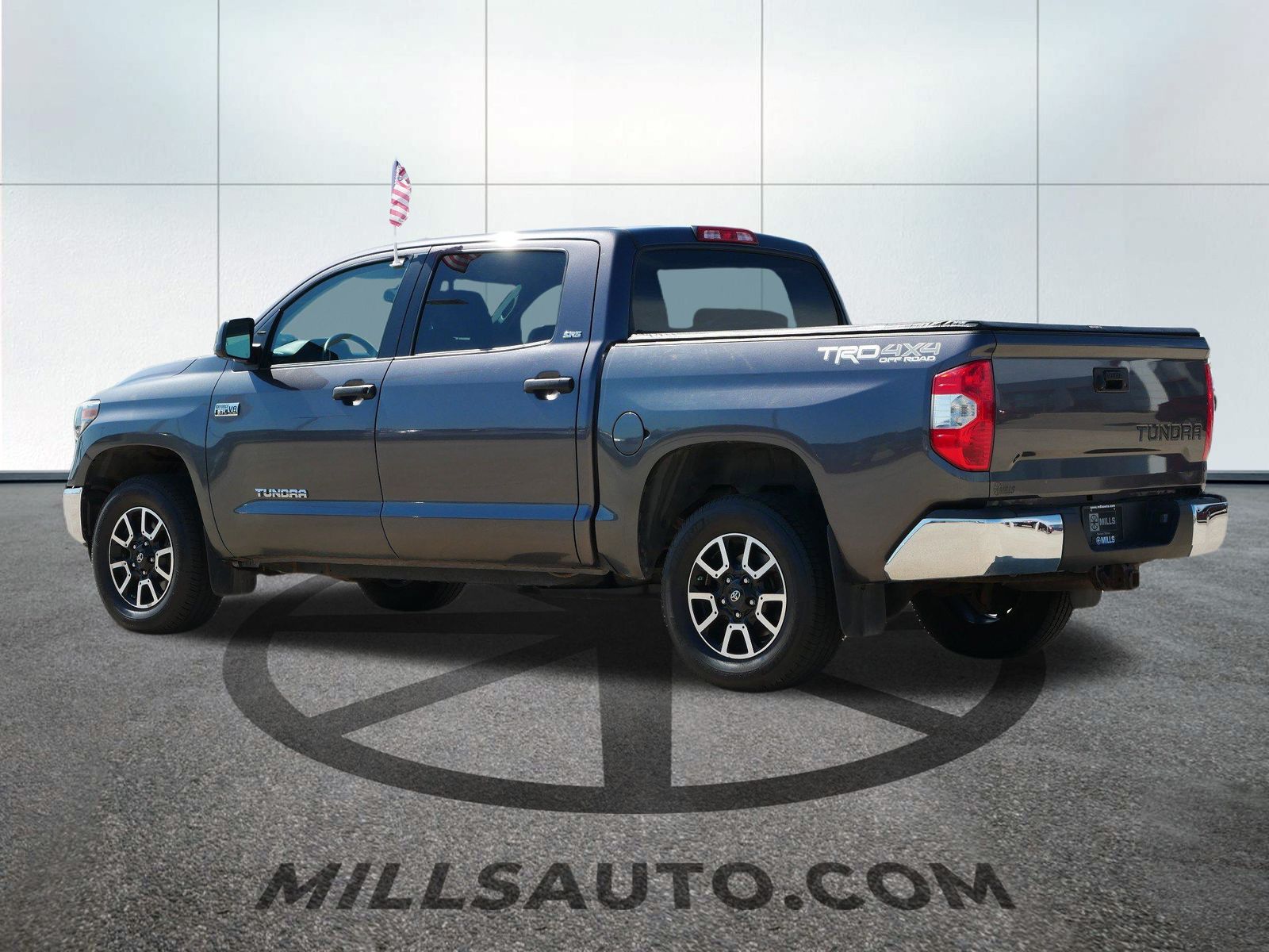 2018 Toyota Tundra SR5 photo 3