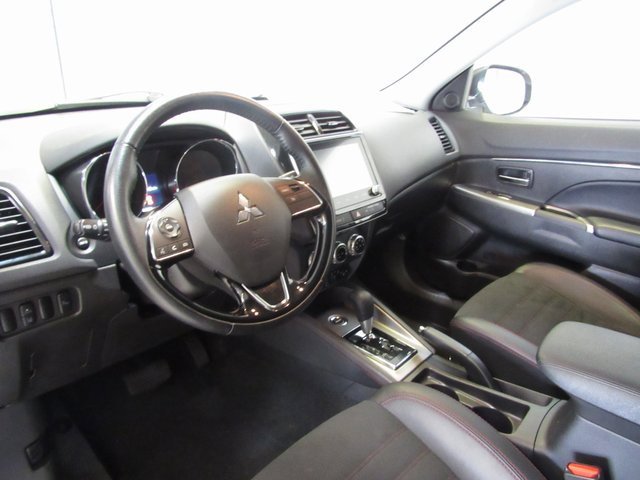 2024 Mitsubishi Outlander Sport SE photo 4
