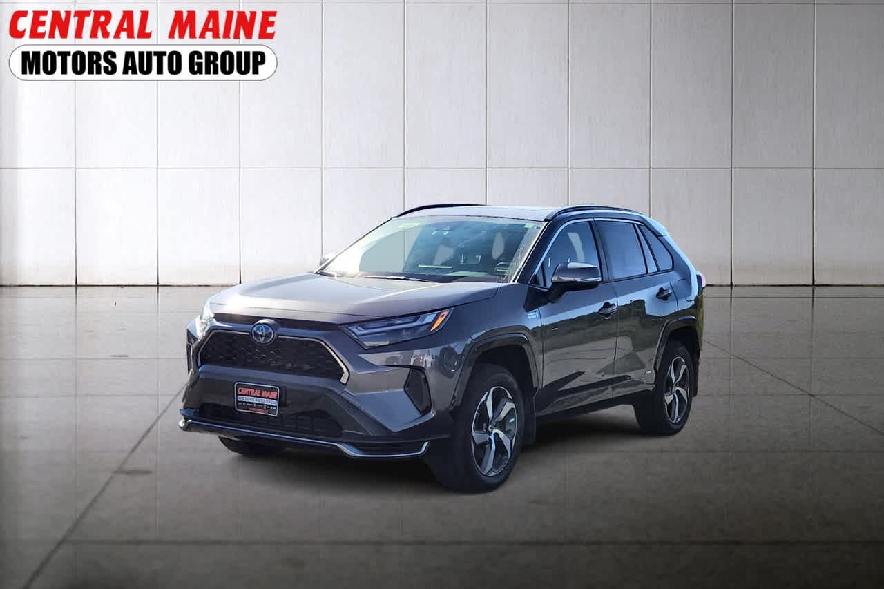 2024 Toyota RAV4 SE's photo