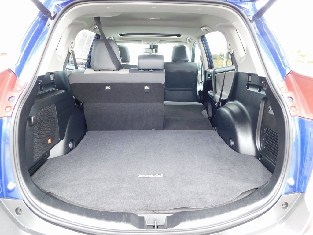 2015 Toyota RAV4 Limited photo 18