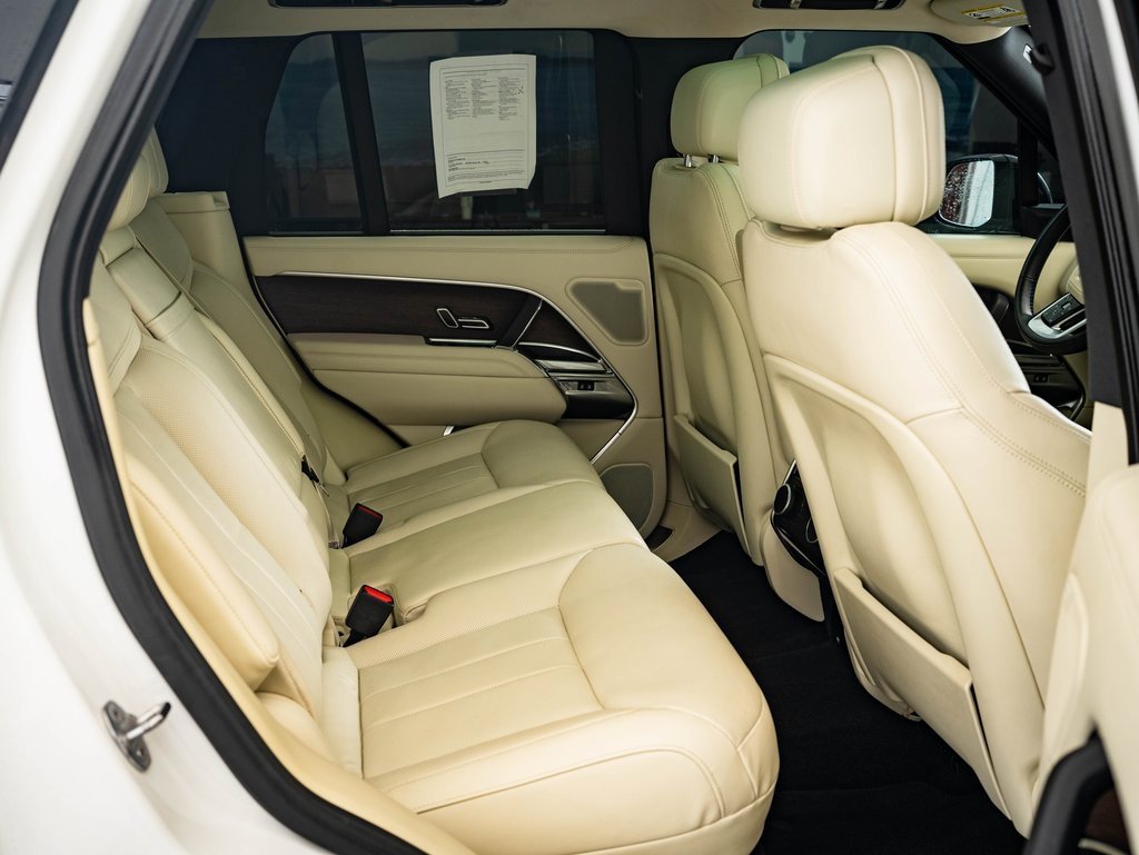 2022 Land Rover Range Rover SE photo 32