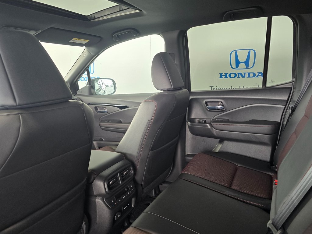 2025 Honda Ridgeline Black Edition photo 16