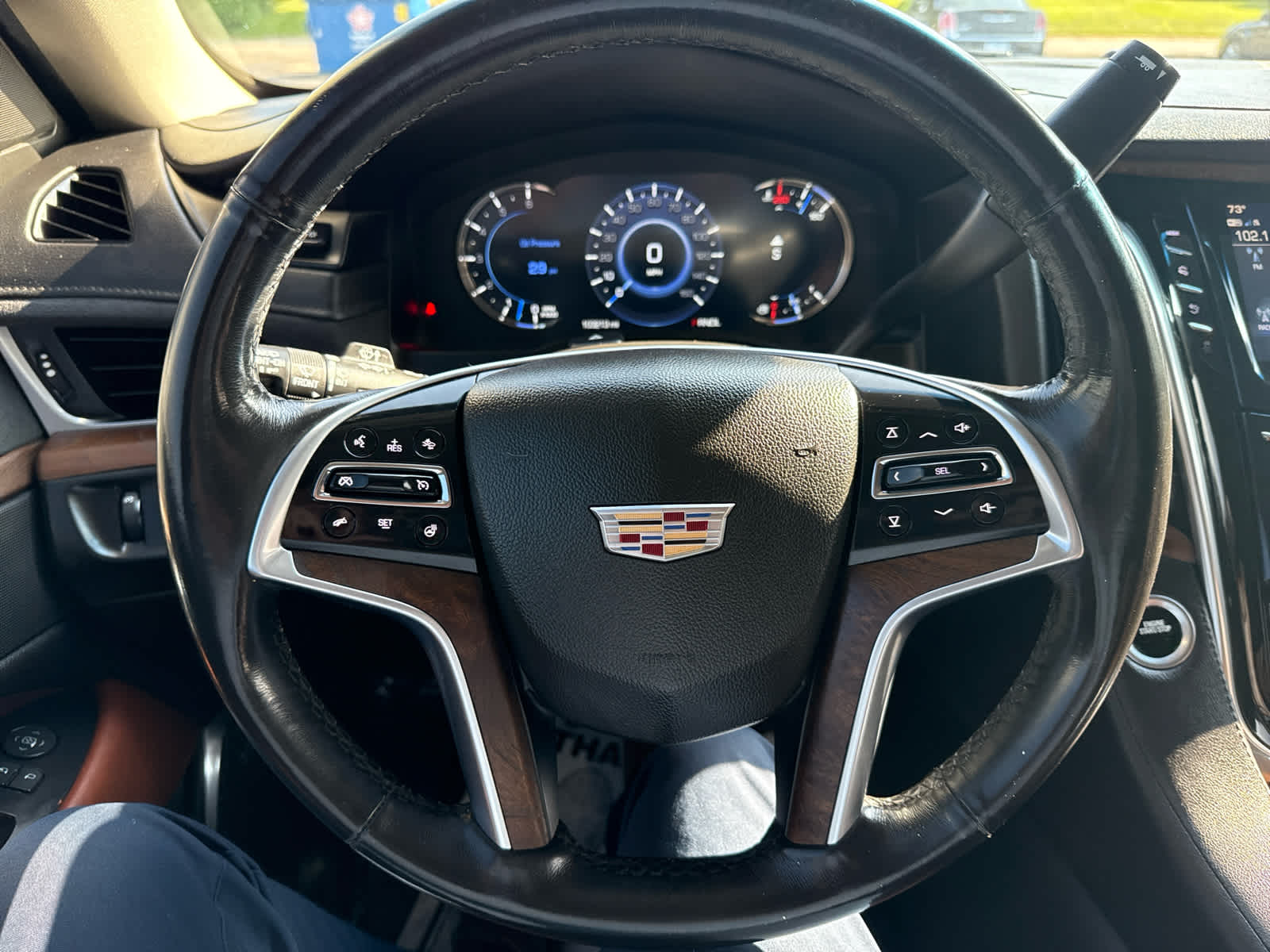 2019 Cadillac Escalade Premium Luxury photo 24
