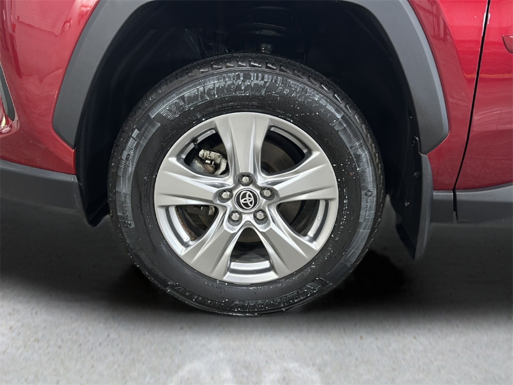 2024 Toyota RAV4 XLE photo 29