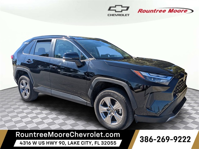 2023 Toyota RAV4 XLE's photo