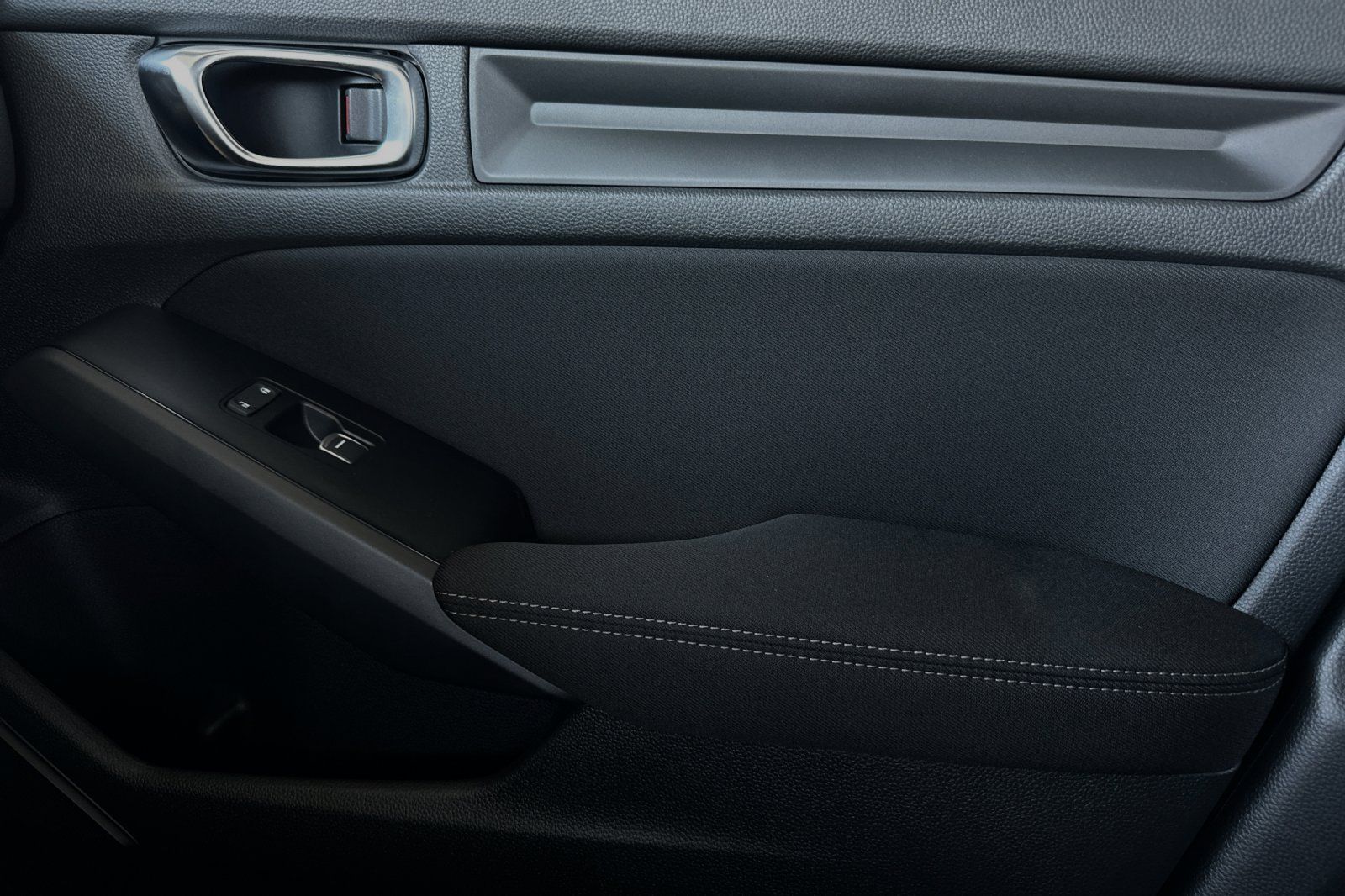 2025 Honda Civic Sport photo 17