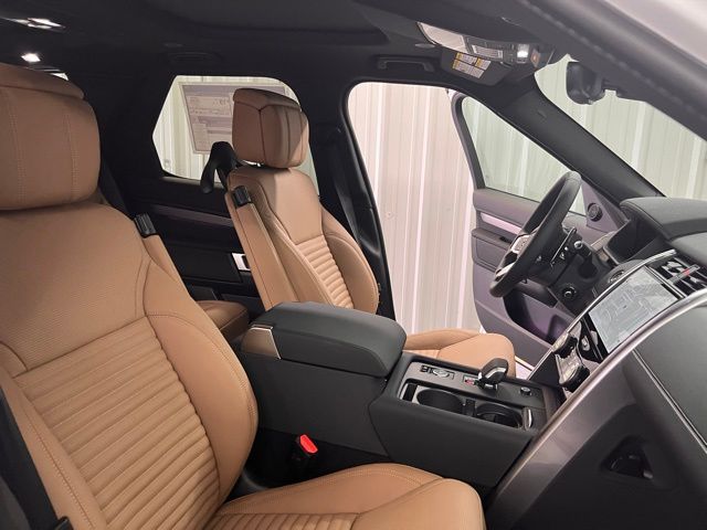2025 Land Rover Discovery SE photo 25