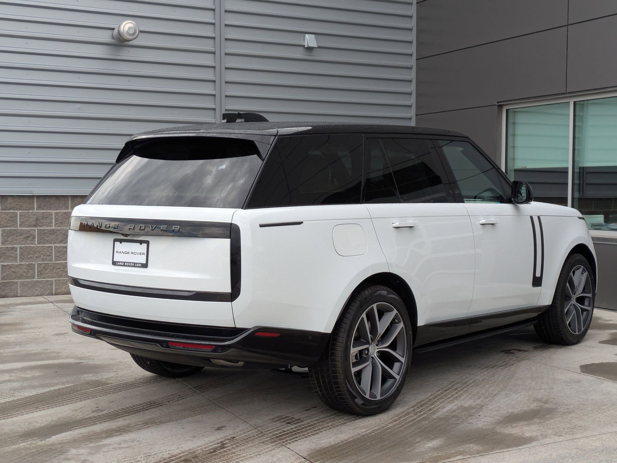 2025 Land Rover Range Rover SE photo 5