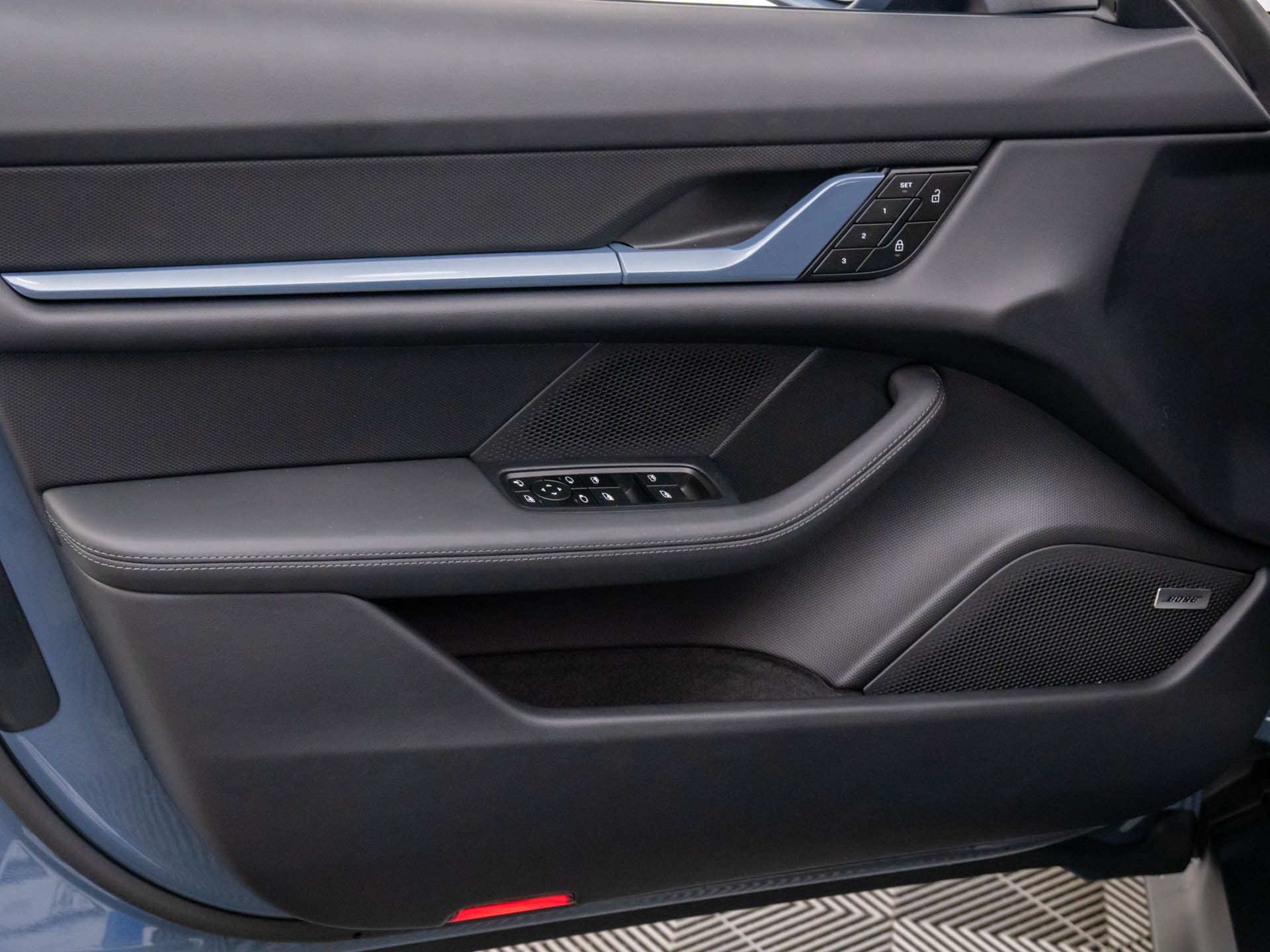 2026 Porsche Taycan 4 photo 14