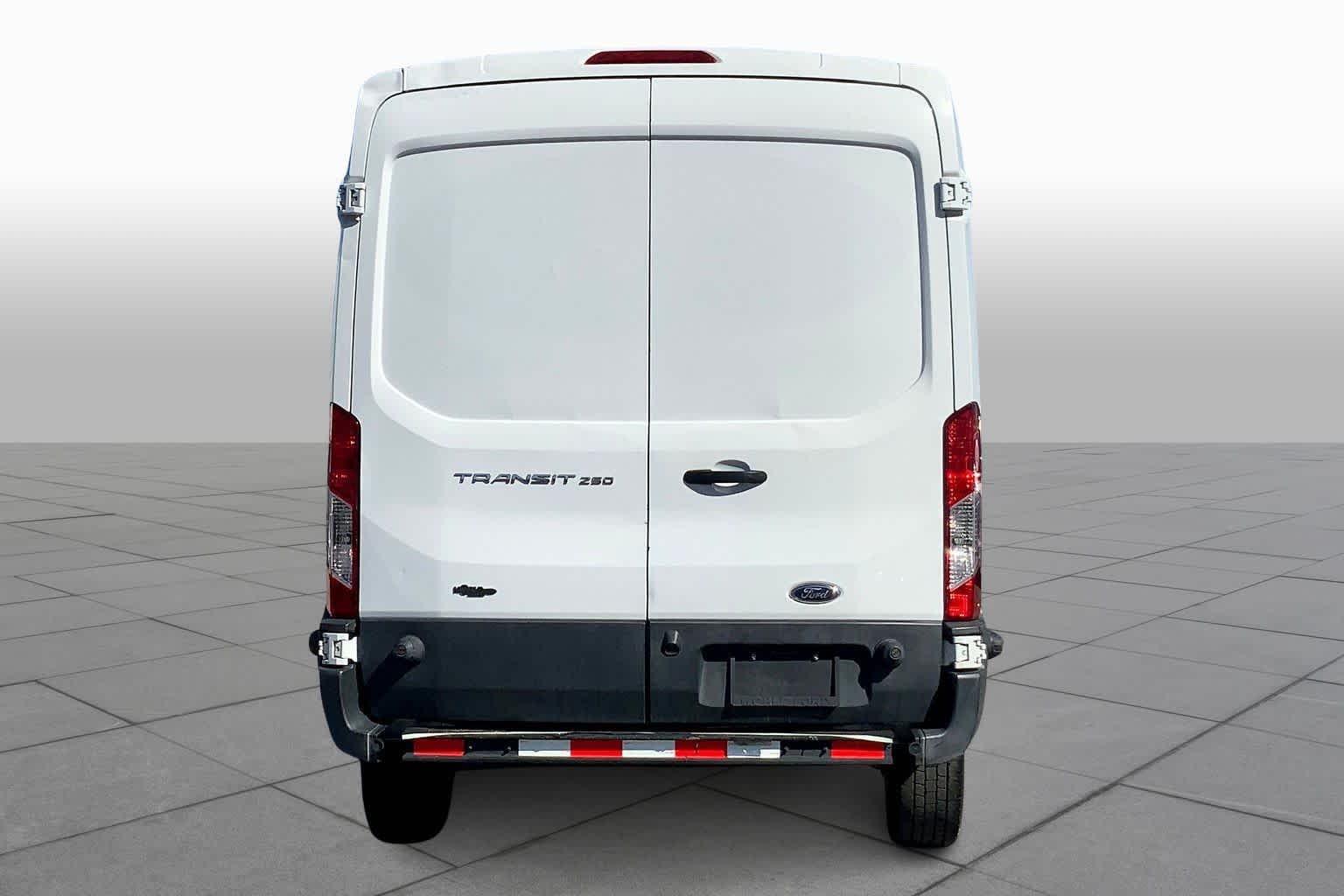2016 Ford Transit Cargo photo 2