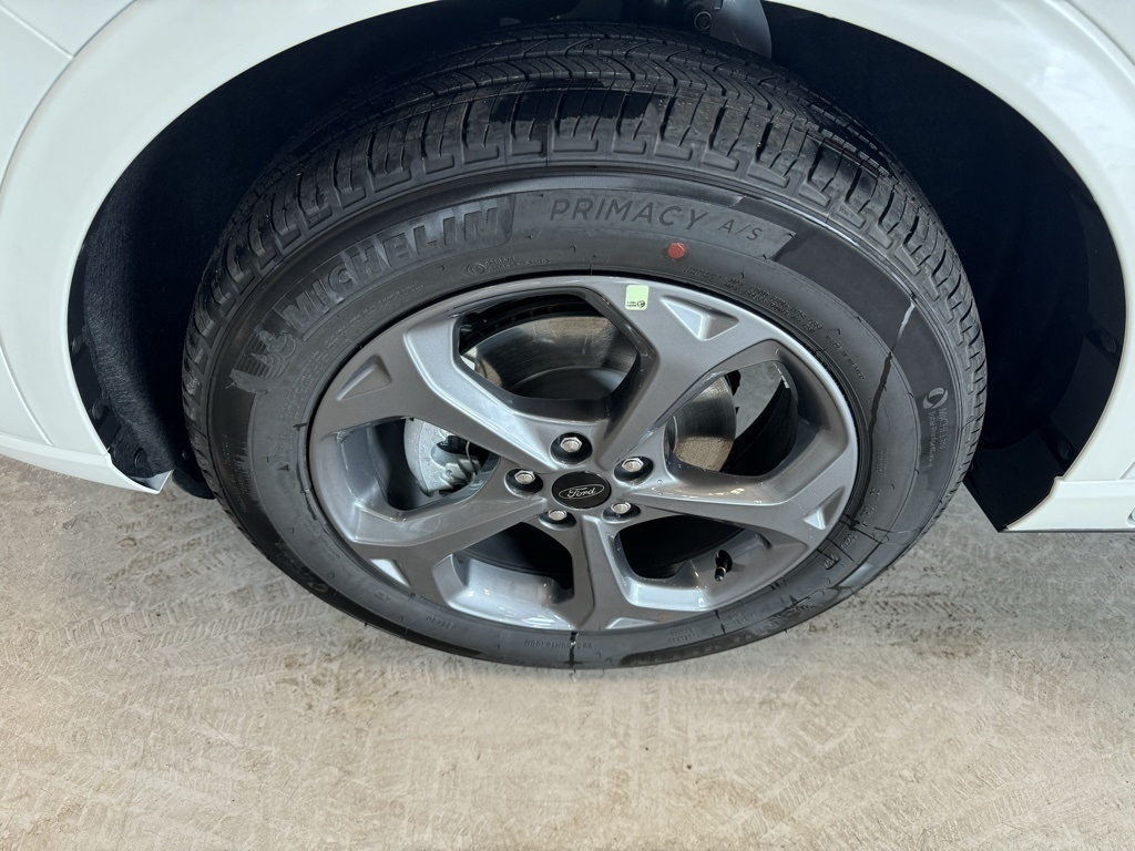 2024 Ford Escape ST-Line photo 13