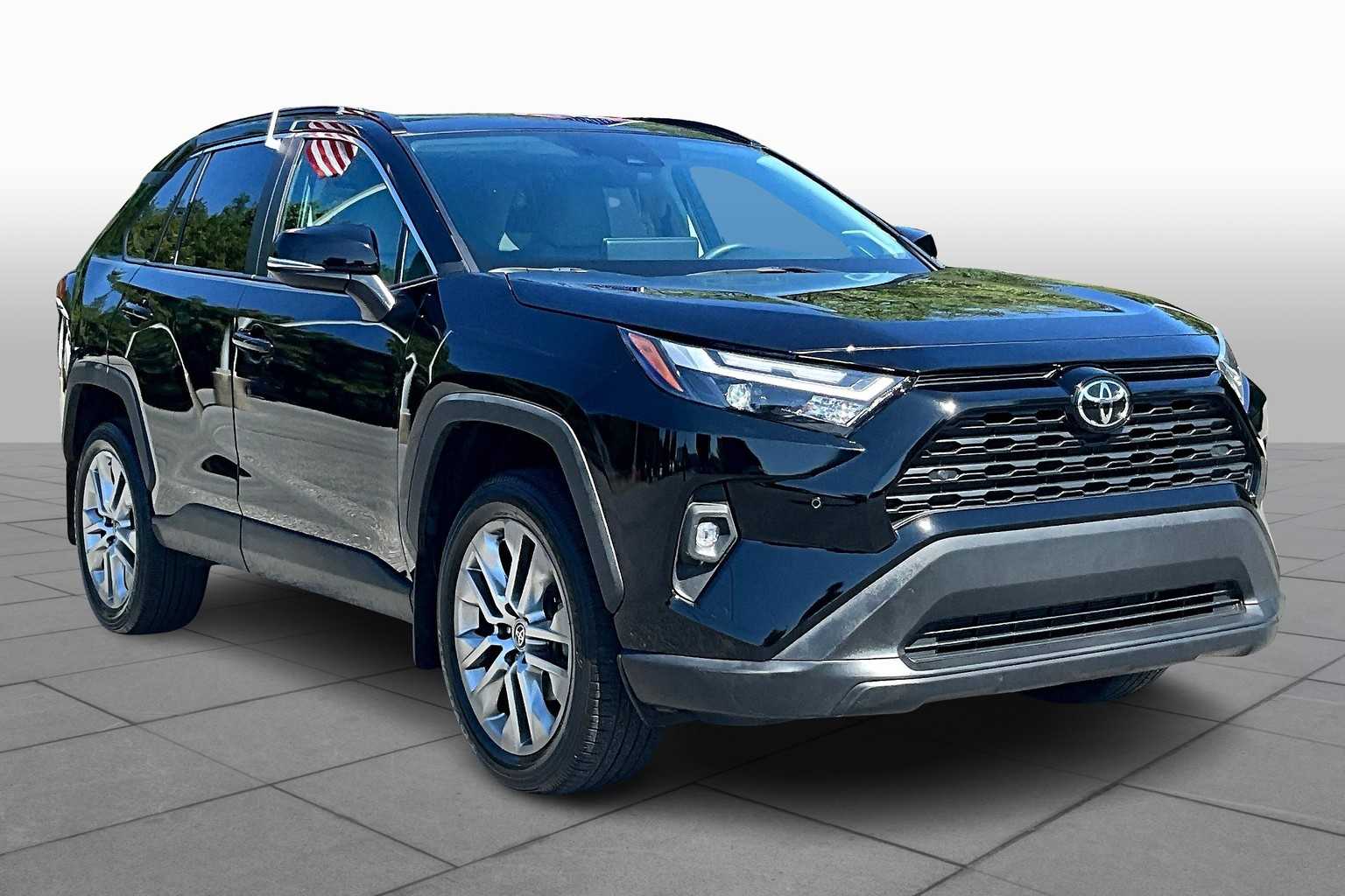 2024 Toyota RAV4 XLE Premium photo 2