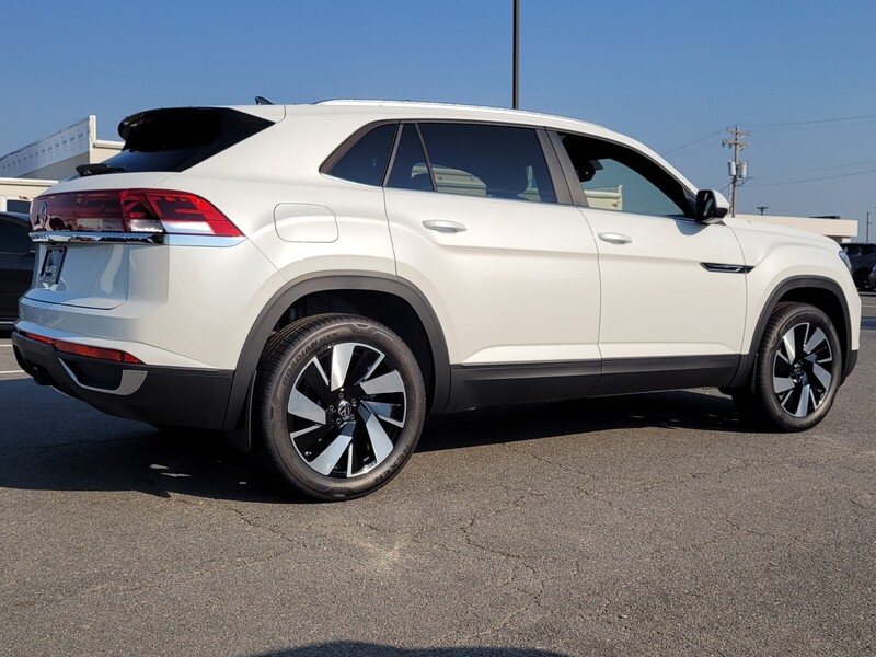 2026 Volkswagen Atlas Cross Sport SE Technology photo 3