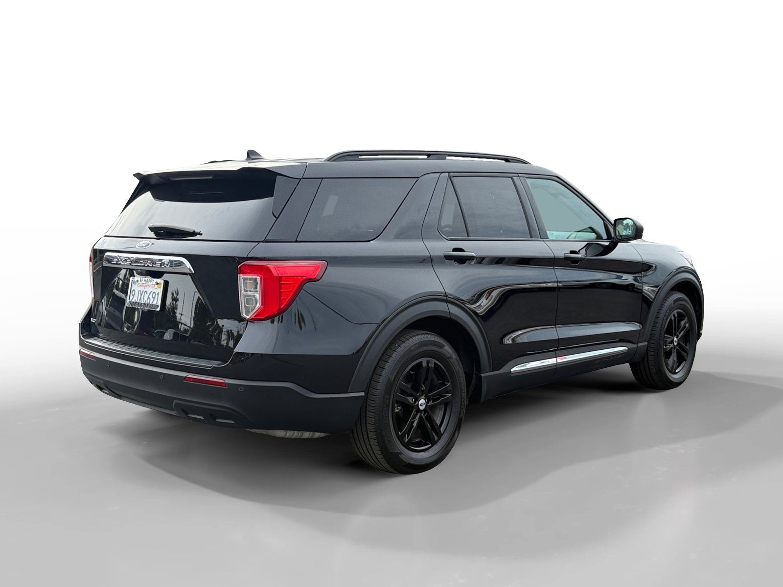 2023 Ford Explorer XLT photo 2