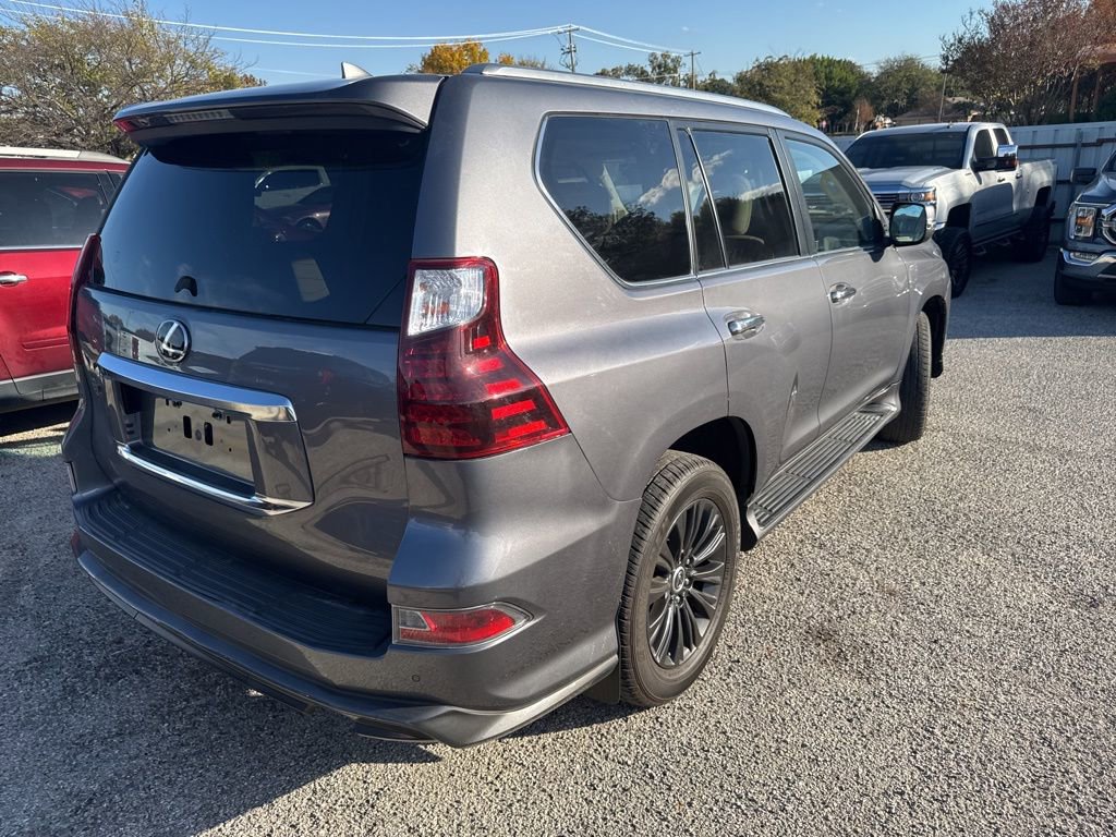 2021 Lexus GX Luxury photo 4