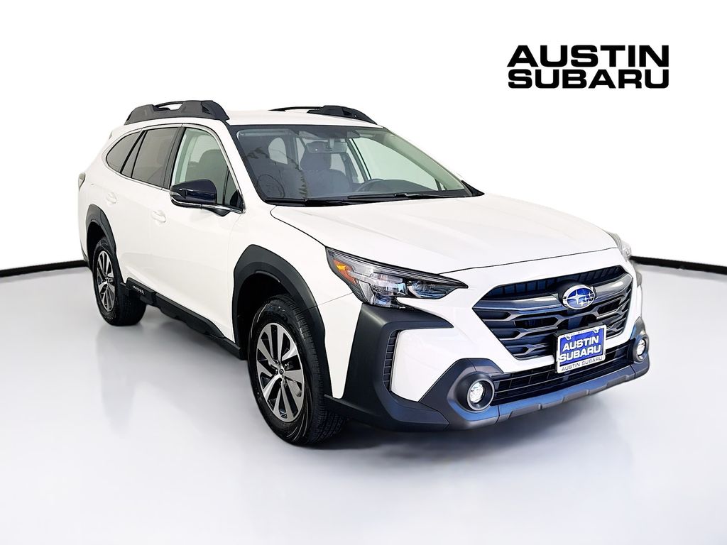 2025 Subaru Outback Premium's photo