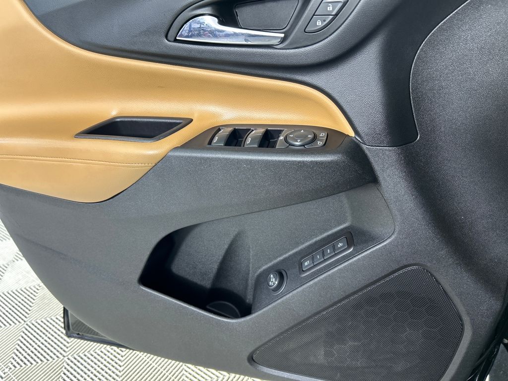 2019 Chevrolet Equinox Premier photo 17