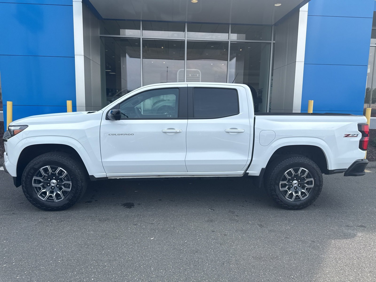 2024 Chevrolet Colorado Z71 photo 5