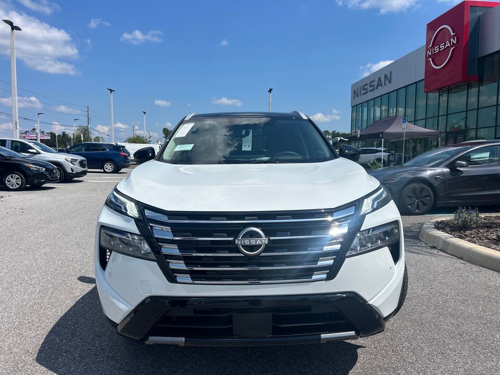 2026 Nissan Rogue Platinum photo 2