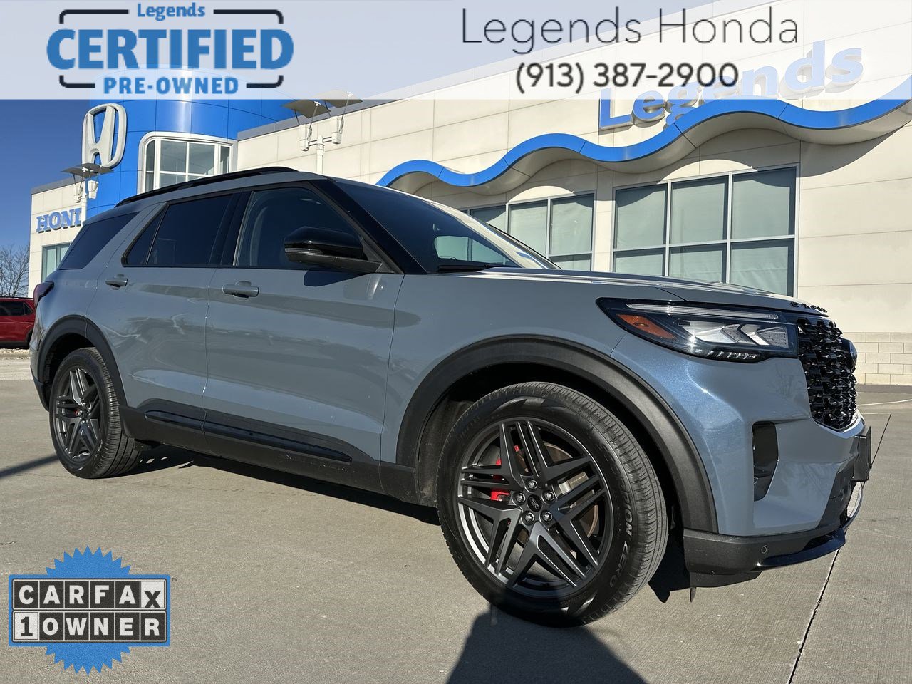 2025 Ford Explorer ST's photo