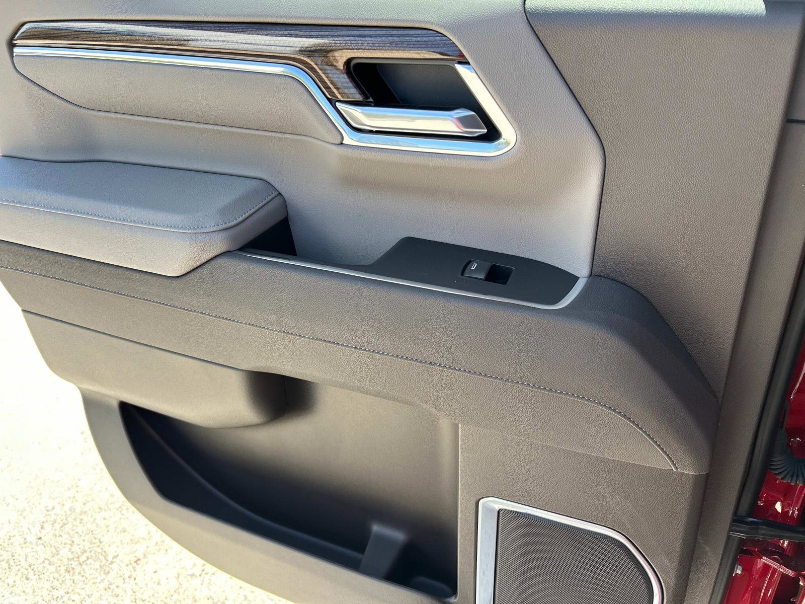 2025 Chevrolet Silverado 1500 RST photo 17