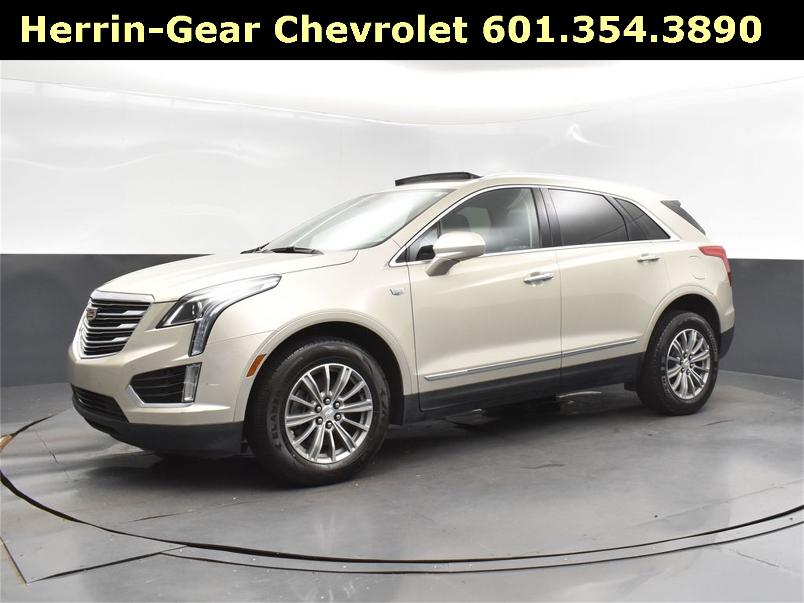 2017 Cadillac XT5 Luxury photo 3