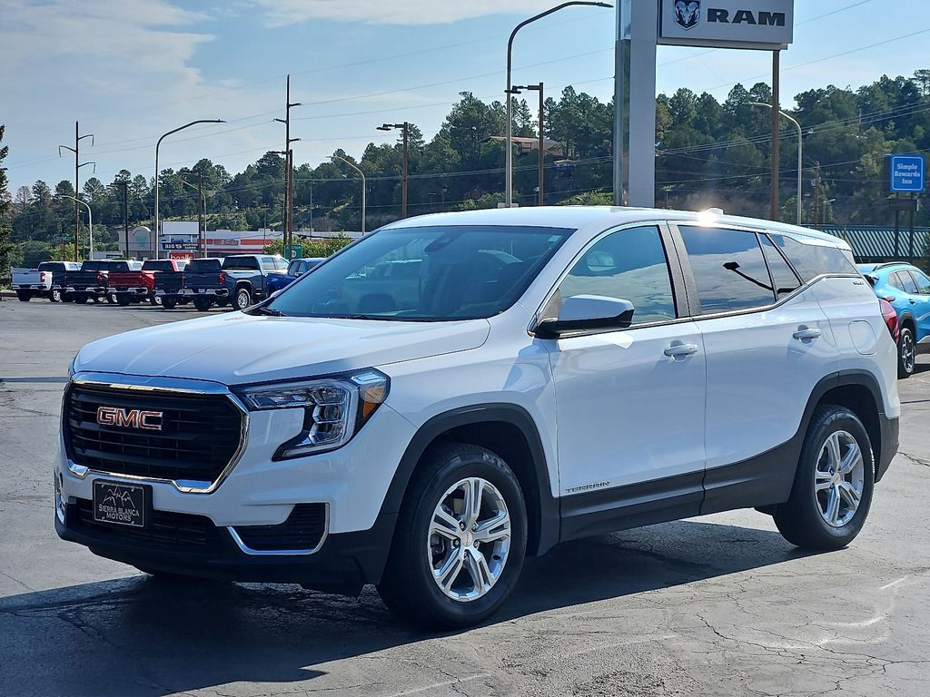 2024 Gmc Terrain SLE photo 3