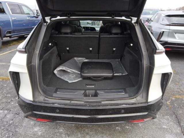 Used 2024 Cadillac LYRIQ Sport 1 with VIN 1GYKPTRLXRZ111354 for sale in Kansas City