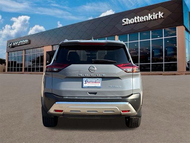 2022 Nissan Rogue Platinum photo 4