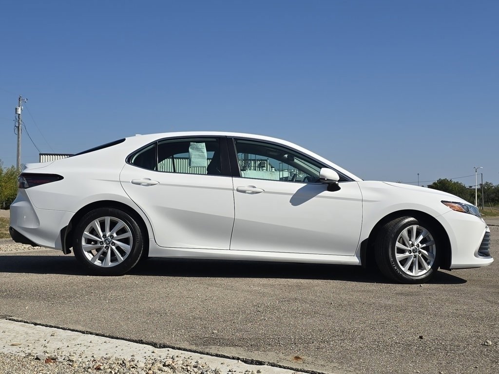 2023 Toyota Camry LE photo 16