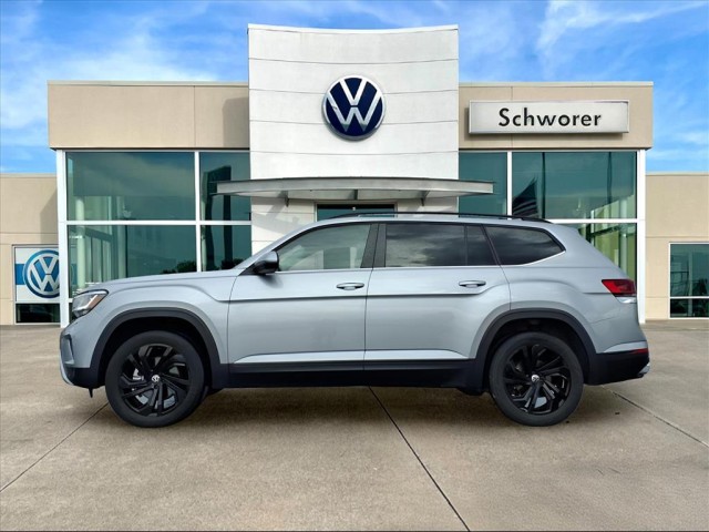 2023 Volkswagen Atlas SE w/Tech's photo