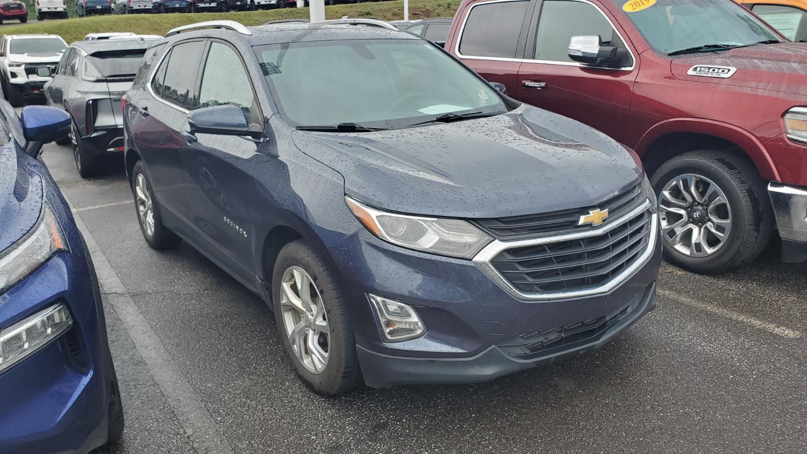 2018 Chevrolet Equinox LT photo 2