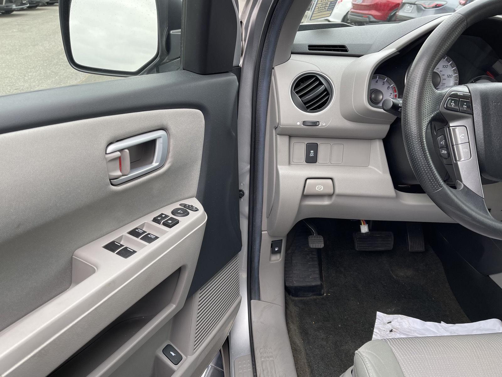 Used 2013 Honda Pilot EX with VIN 5FNYF4H46DB033513 for sale in Manchester, CT