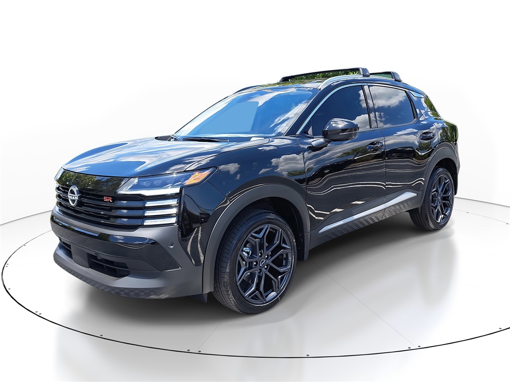 2025 Nissan Kicks SR photo 4