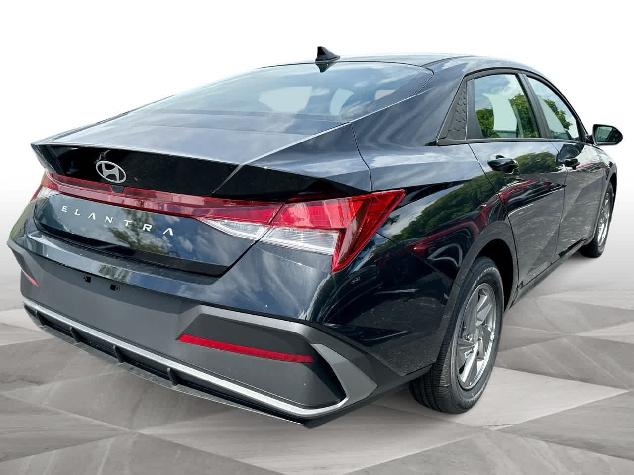 2025 Hyundai Elantra SE photo 7