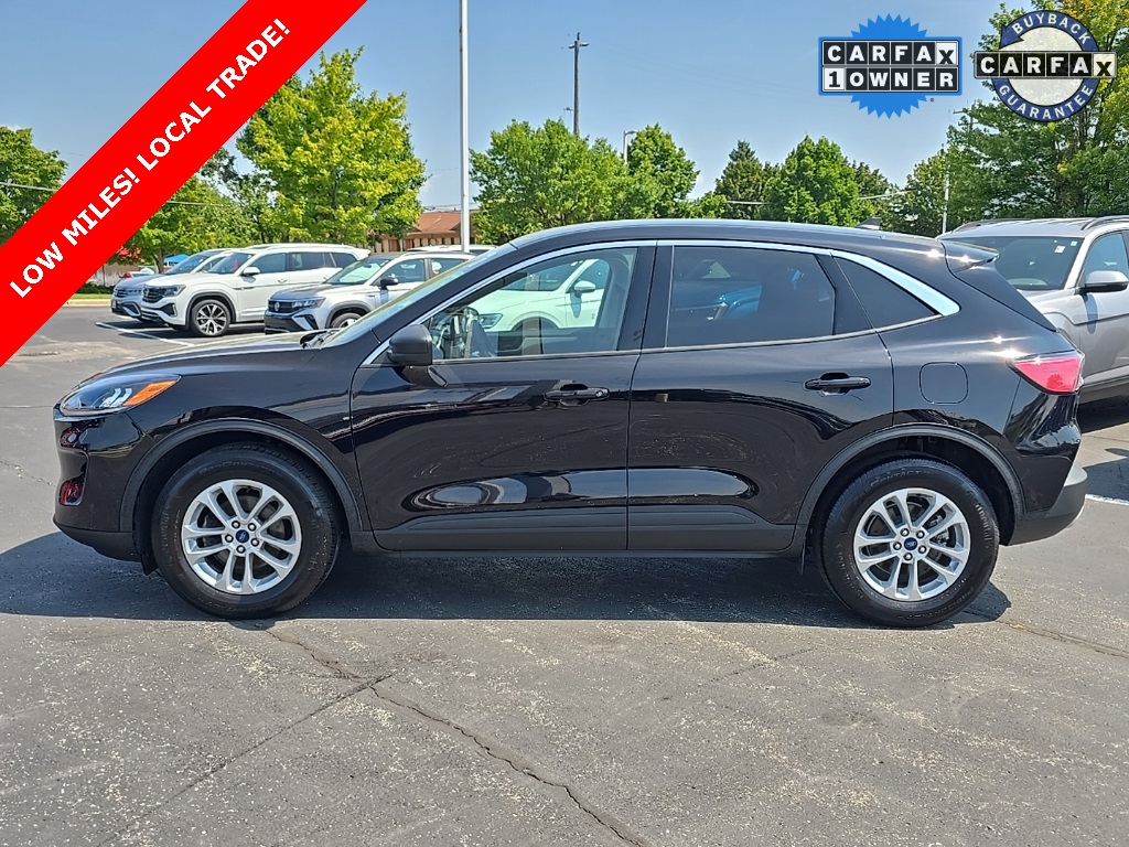2022 Ford Escape SE photo 2