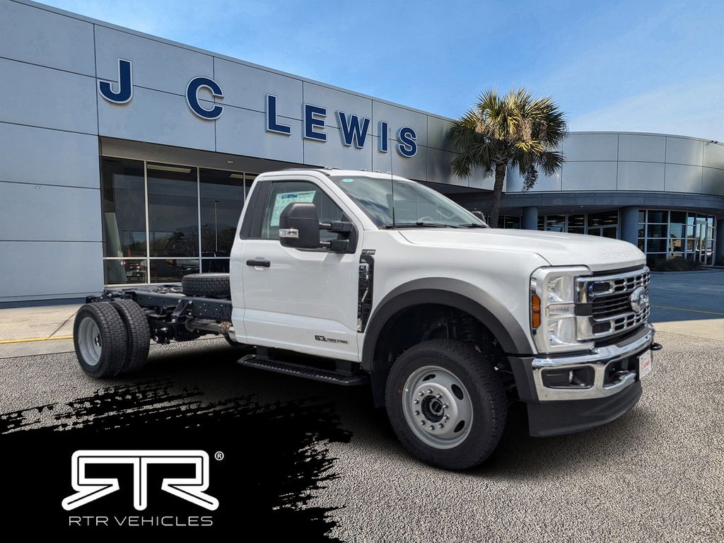 2025 Ford F-550 Super Duty Chassis Cab XL's photo