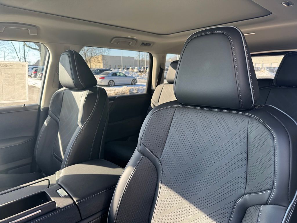 2025 Infiniti QX80 Luxe photo 7