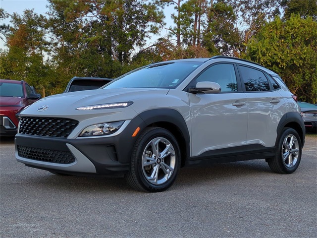 2023 Hyundai Kona SEL photo 2