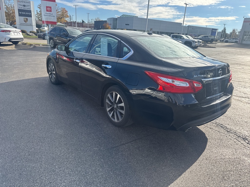 2017 Nissan Altima 2.5 SV photo 4