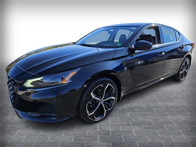 2025 Nissan Altima 2.5 SR photo 3