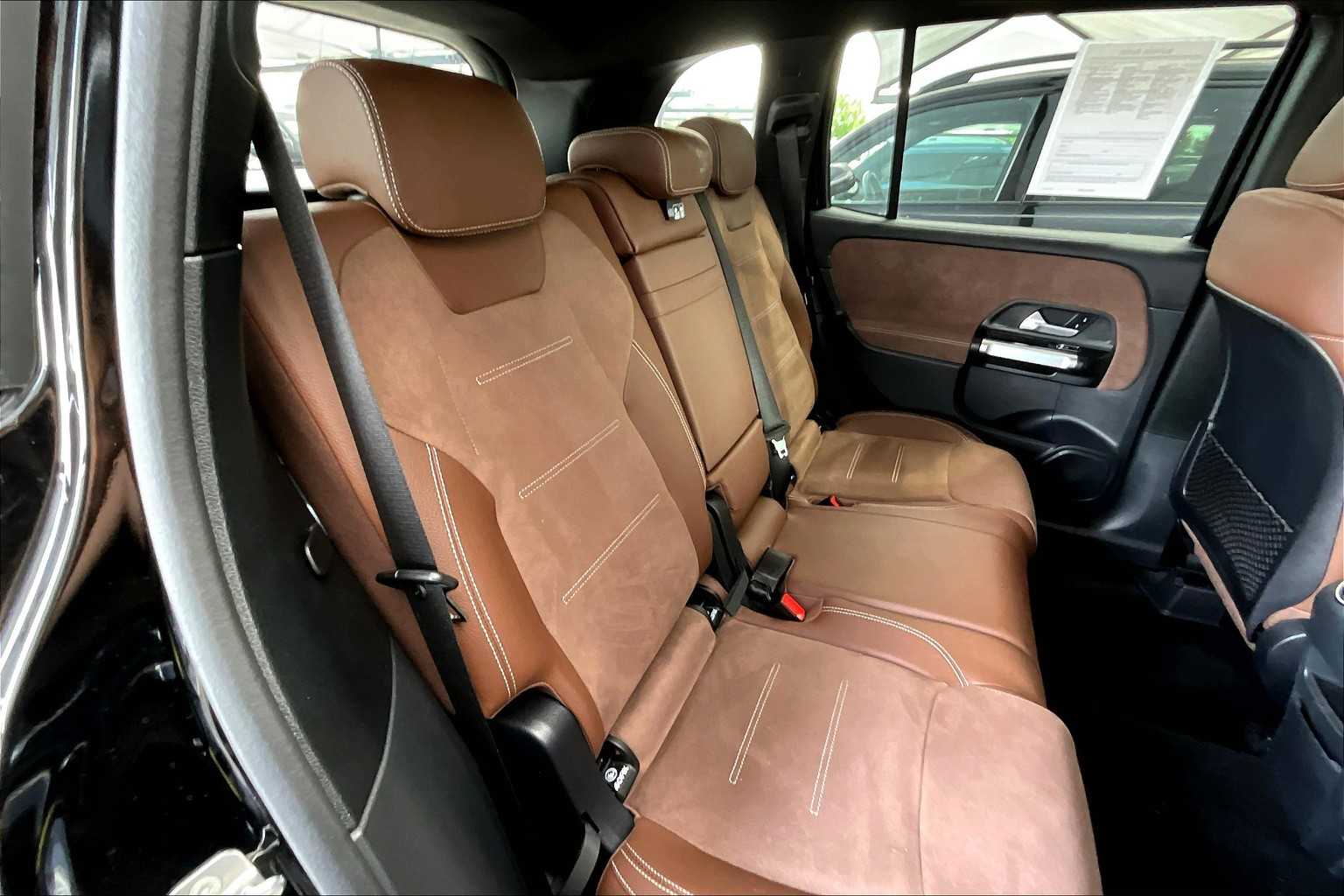 2025 Mercedes Benz GLB 250 4MATIC photo 18