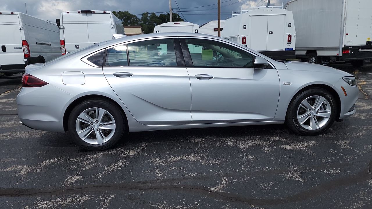 2018 Buick Regal Sportback Preferred photo 9